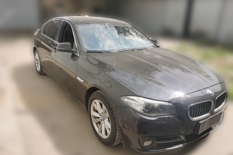 Used BMW 5 Series 2014 520Li Elegant Model Front Right 45 Deg