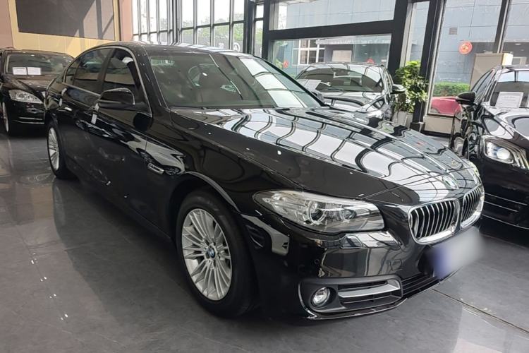 Used BMW 5 Series 2014 525Li Leading Model Front Right 45 Deg