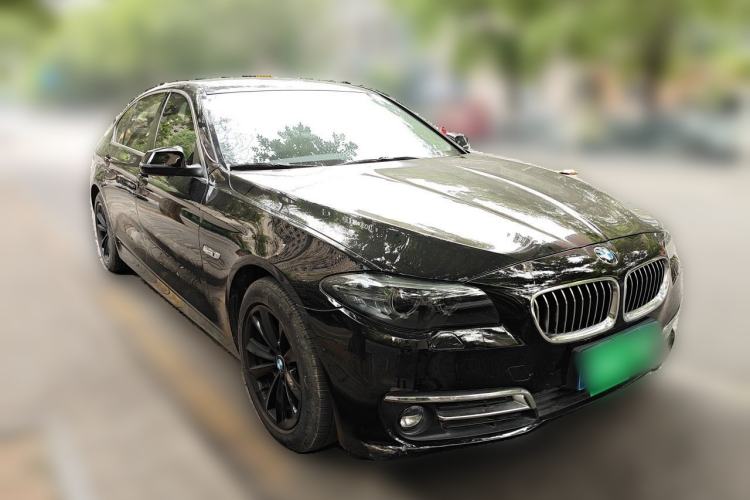 Used BMW 5 Series 2014 520Li Elegant Model Front Right 45 Deg