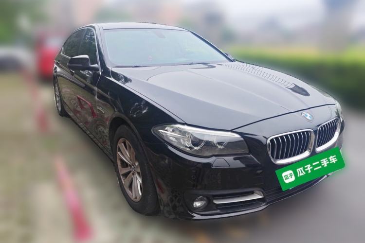 Used BMW 5 Series 2014 520Li Elegant Model Front Right 45 Deg