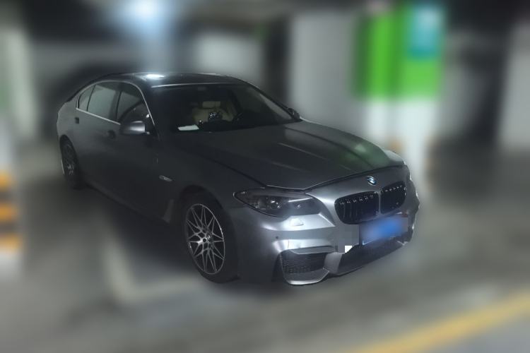Used BMW 5 Series 2014 525Li Leading Model Front Right 45 Deg