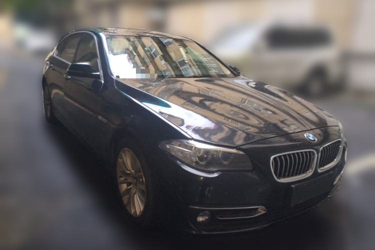 Used BMW 5 Series 2014 525Li Luxury Design Package Front Right 45 Deg
