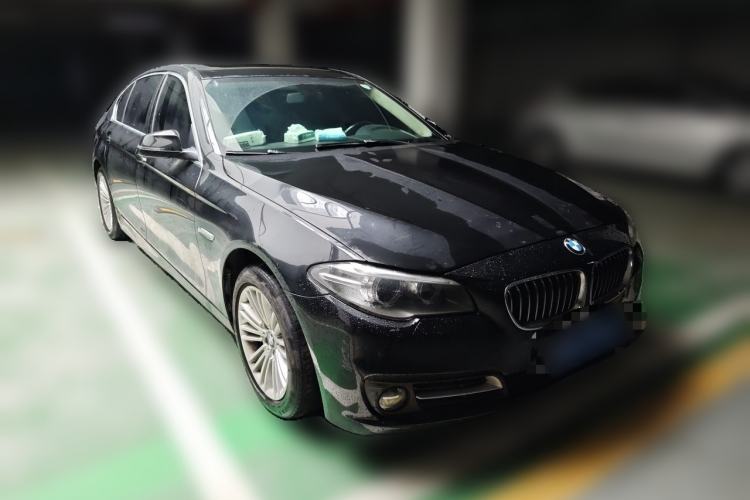 Used BMW 5 Series 2014 525Li Leading Model Front Right 45 Deg