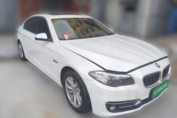 Used BMW 5 Series 2014 520Li Elegant Model Front Right 45 Deg