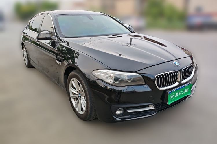 Used BMW 5 Series 2014 520Li Elegant Model Front Right 45 Deg