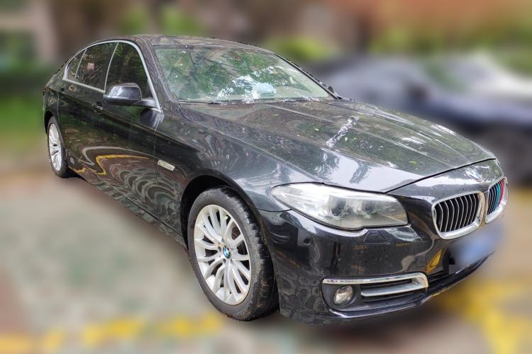Used BMW 5 Series 2014 520Li Elegant Model Front Right 45 Deg