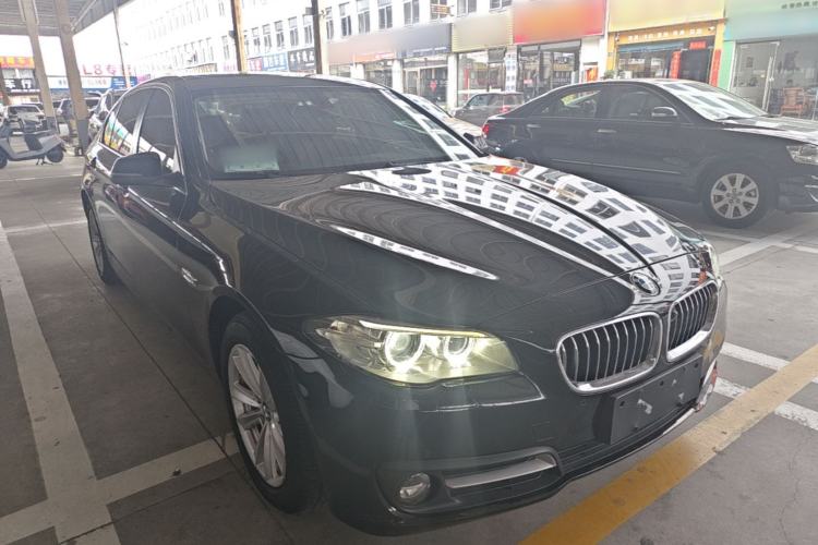 Used BMW 5 Series 2014 520Li Elegant Model Front Right 45 Deg