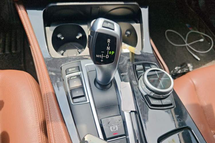 Used BMW 5 Series 2014 520Li Elegant Model Gear Lever