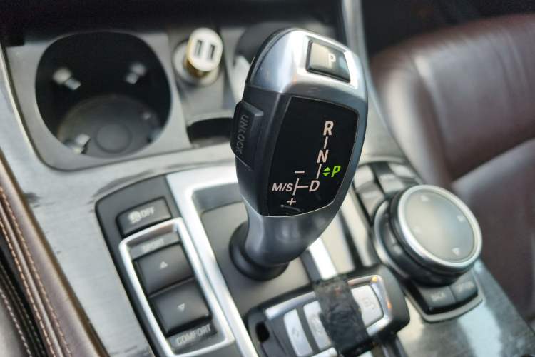 Used BMW 5 Series 2014 525Li Luxury Design Package Gear Lever