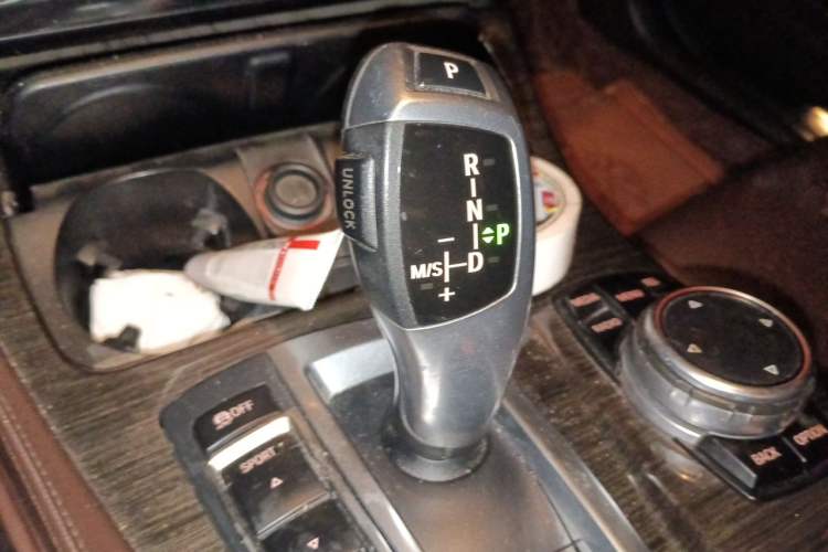 Used BMW 5 Series 2014 525Li Luxury Design Package Gear Lever