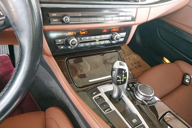 Used BMW 5 Series 2014 535Li Leading Model Gear Lever