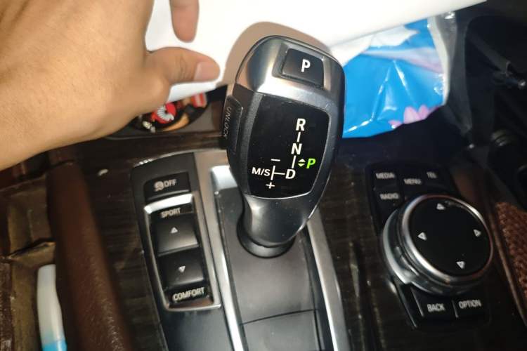 Used BMW 5 Series 2014 525Li Luxury Design Package Gear Lever