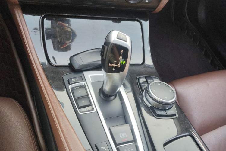 Used BMW 5 Series 2014 528Li Leading Model Gear Lever