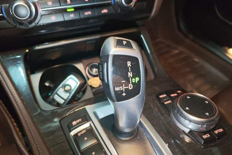 Used BMW 5 Series 2014 525Li Luxury Design Package Gear Lever