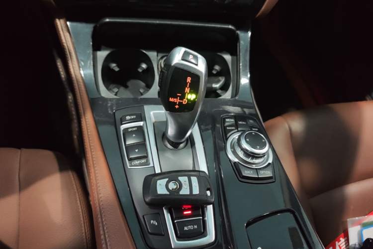 Used BMW 5 Series 2014 520Li Elegant Model Gear Lever