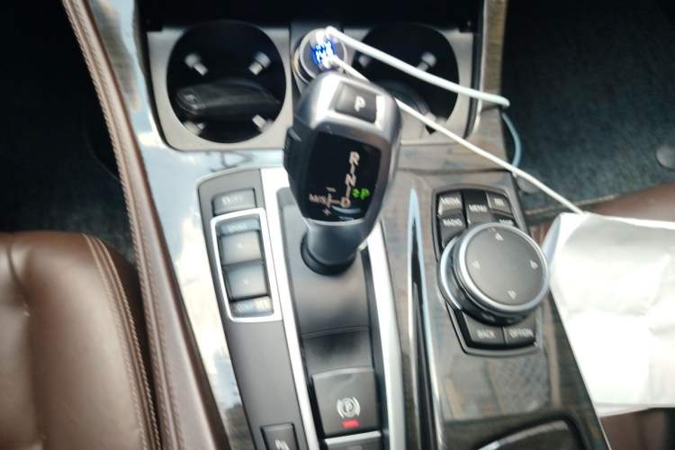 Used BMW 5 Series 2014 525Li Luxury Design Package Gear Lever