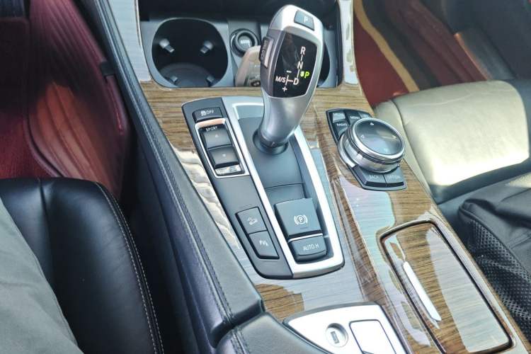 Used BMW 5 Series 2014 528Li xDrive Fashion Design Package Gear Lever