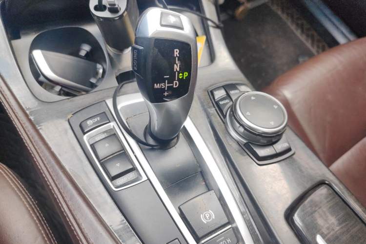 Used BMW 5 Series 2014 525Li Luxury Design Package Gear Lever