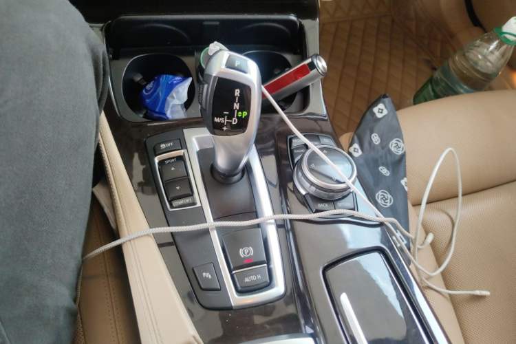 Used BMW 5 Series 2014 535Li Leading Model Gear Lever