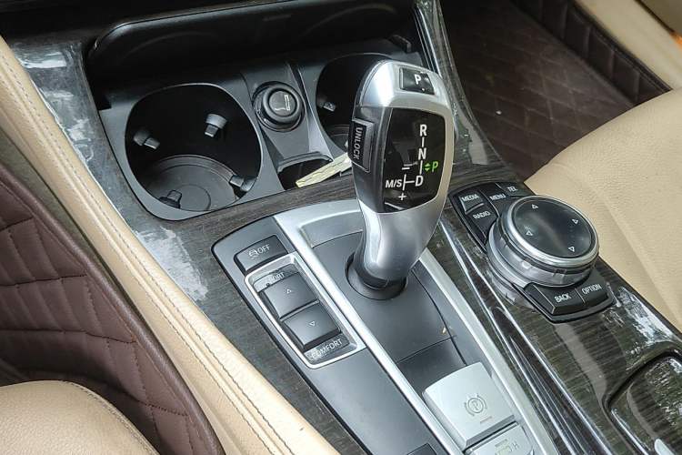 Used BMW 5 Series 2014 525Li Luxury Design Package Gear Lever