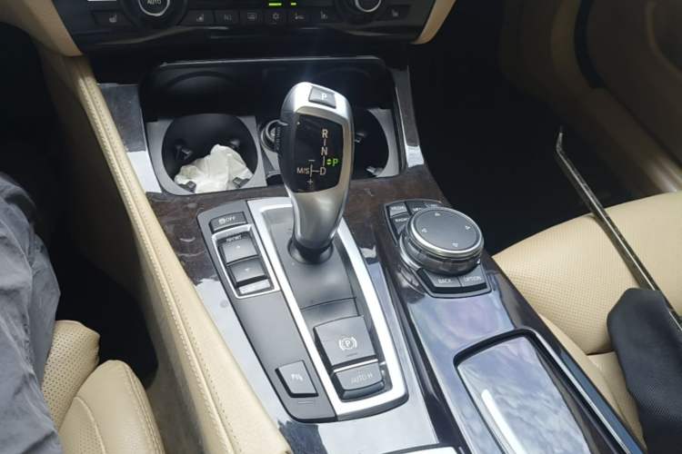 Used BMW 5 Series 2014 528Li Leading Model Gear Lever