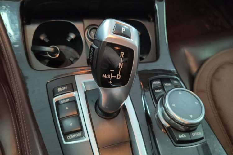 Used BMW 5 Series 2014 525Li Luxury Design Package Gear Lever