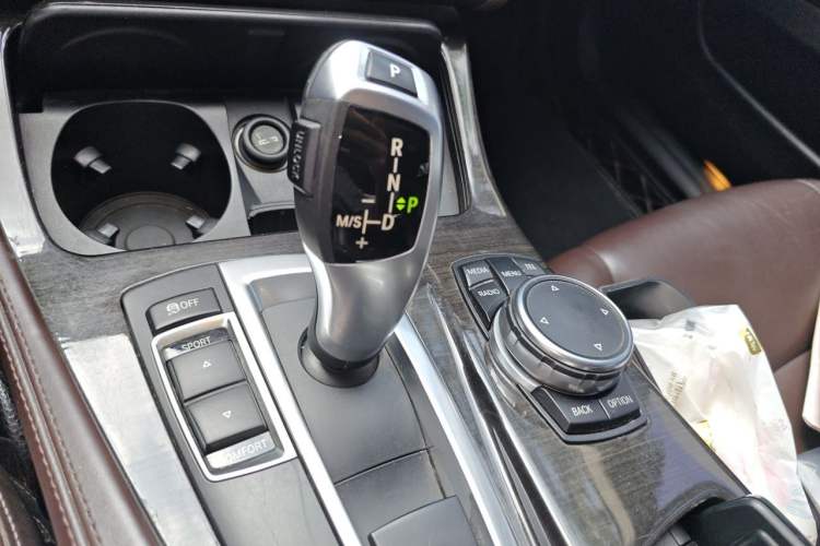 Used BMW 5 Series 2014 535Li Luxury Design Package Gear Lever