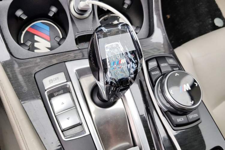 Used BMW 5 Series 2014 525Li Luxury Design Package Gear Lever