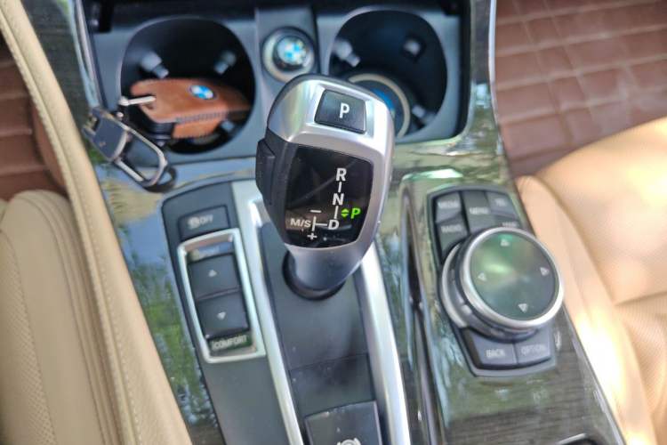 Used BMW 5 Series 2014 530Li Luxury Design Package Gear Lever