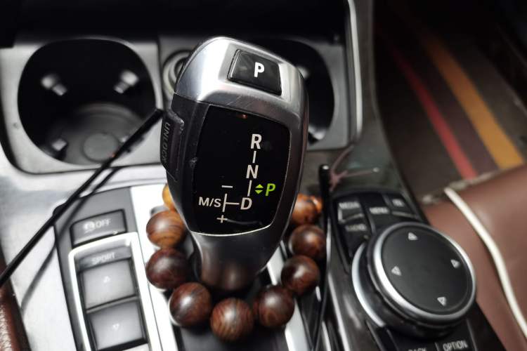 Used BMW 5 Series 2014 528Li Leading Model Gear Lever