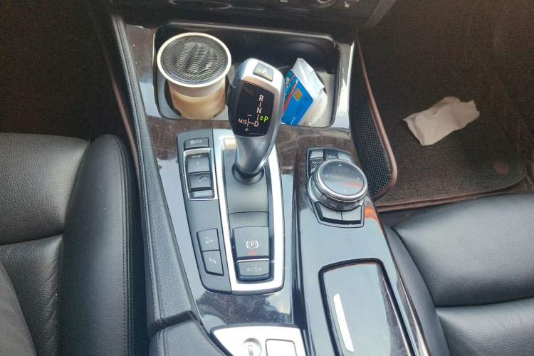 Used BMW 5 Series 2014 528Li xDrive Premium Edition Gear Lever