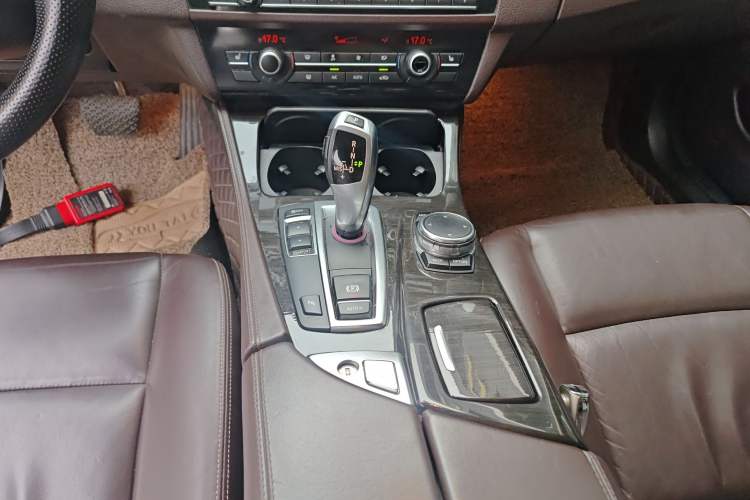 Used BMW 5 Series 2014 525Li Luxury Design Package Gear Lever