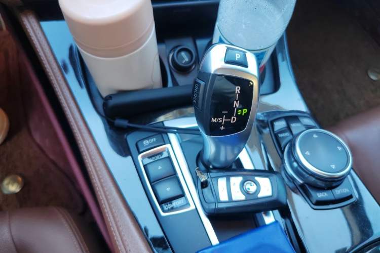 Used BMW 5 Series 2014 528Li Leading Model Gear Lever