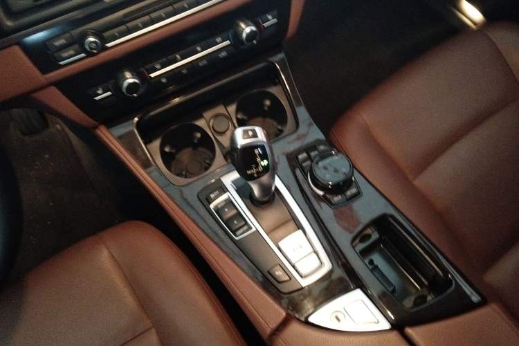 Used BMW 5 Series 2014 525Li Leading Model Gear Lever