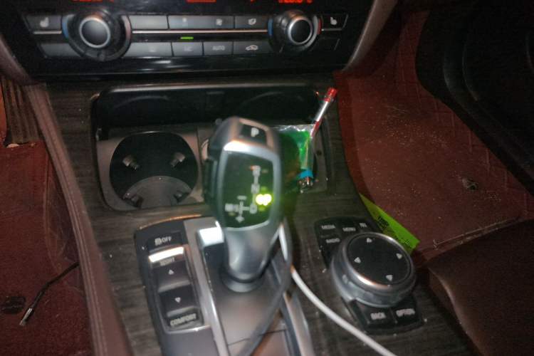 Used BMW 5 Series 2014 525Li Luxury Design Package Gear Lever