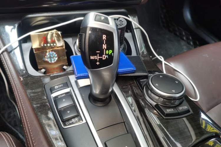 Used BMW 5 Series 2014 525Li Luxury Design Package Gear Lever