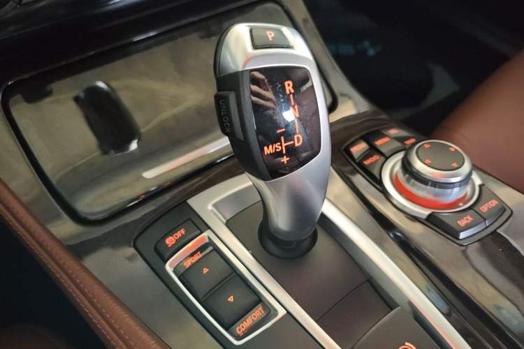 Used BMW 5 Series 2014 525Li Leading Model Gear Lever