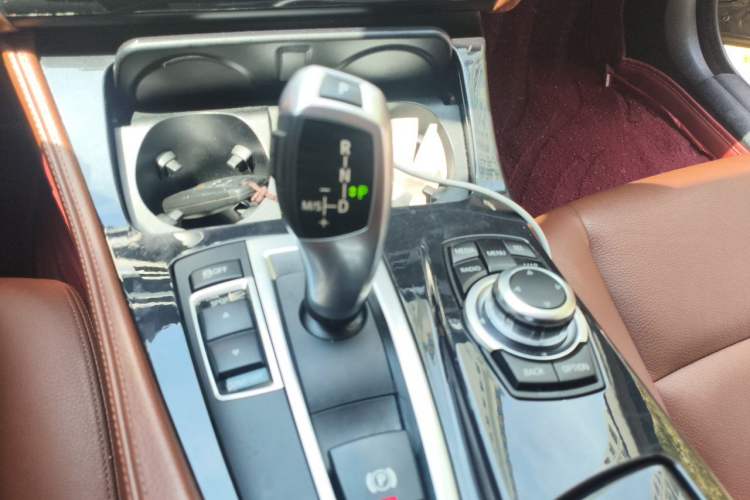 Used BMW 5 Series 2014 520Li Elegant Model Gear Lever