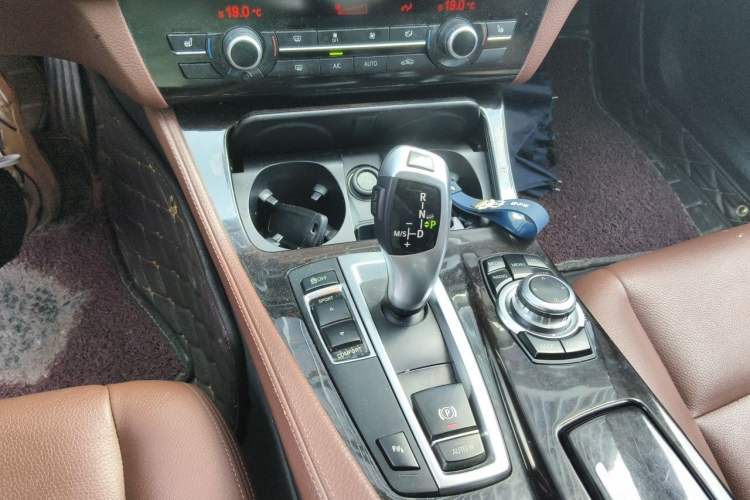 Used BMW 5 Series 2014 525Li Leading Model Gear Lever