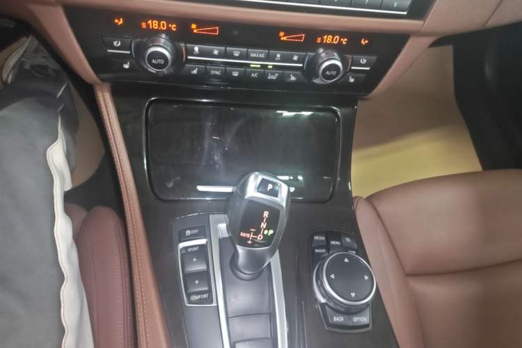 Used BMW 5 Series 2014 535Li Leading Model Gear Lever