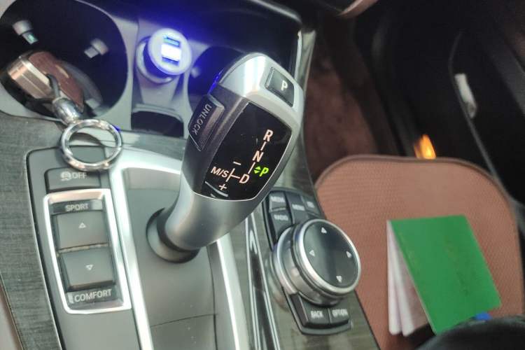 Used BMW 5 Series 2014 525Li Luxury Design Package Gear Lever