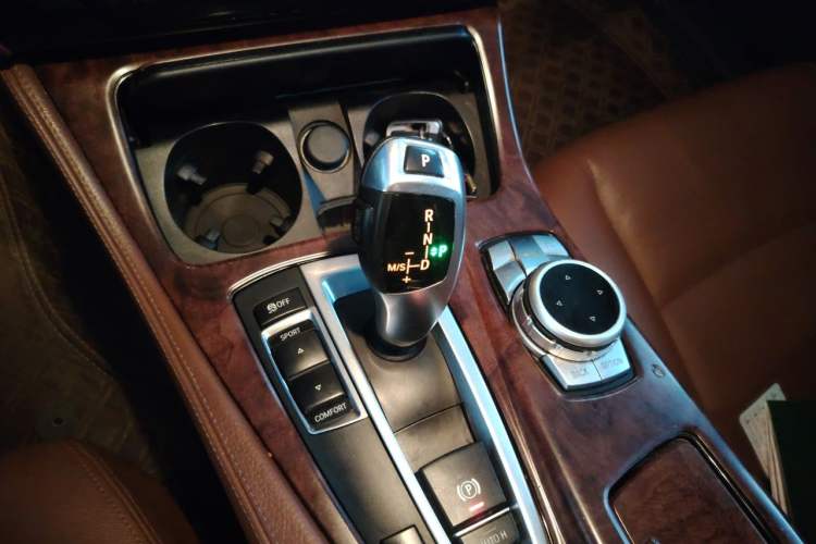 Used BMW 5 Series 2014 520Li Elegant Model Gear Lever