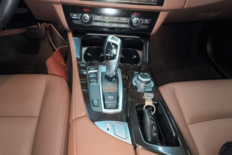 Used BMW 5 Series 2014 525Li Leading Model Gear Lever