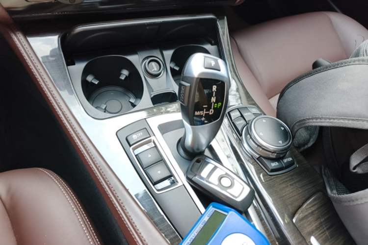 Used BMW 5 Series 2014 525Li Luxury Design Package Gear Lever