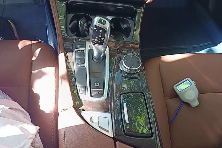 Used BMW 5 Series 2014 528Li Leading Model Gear Lever