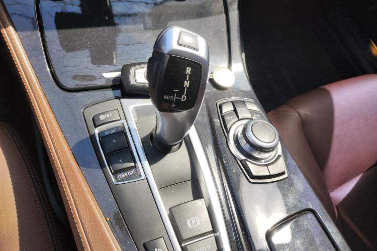 Used BMW 5 Series 2014 520Li Elegant Model Gear Lever