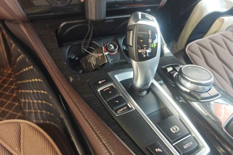 Used BMW 5 Series 2014 525Li Luxury Design Package Gear Lever