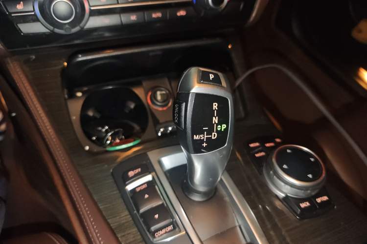 Used BMW 5 Series 2014 525Li Luxury Design Package Gear Lever