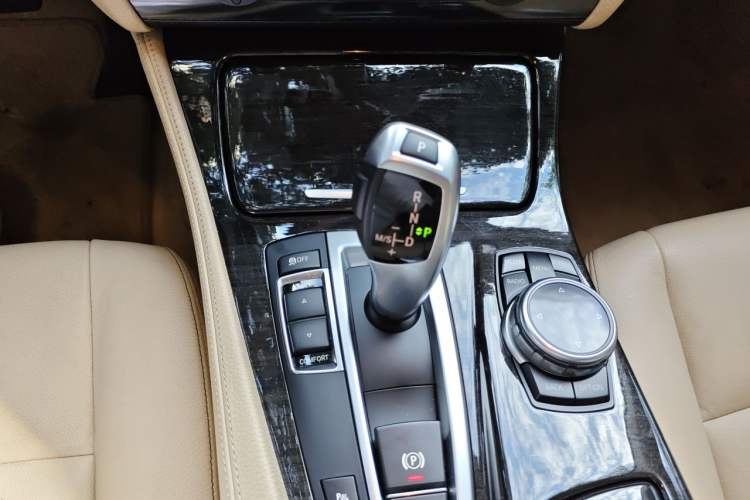 Used BMW 5 Series 2014 525Li Luxury Design Package Gear Lever
