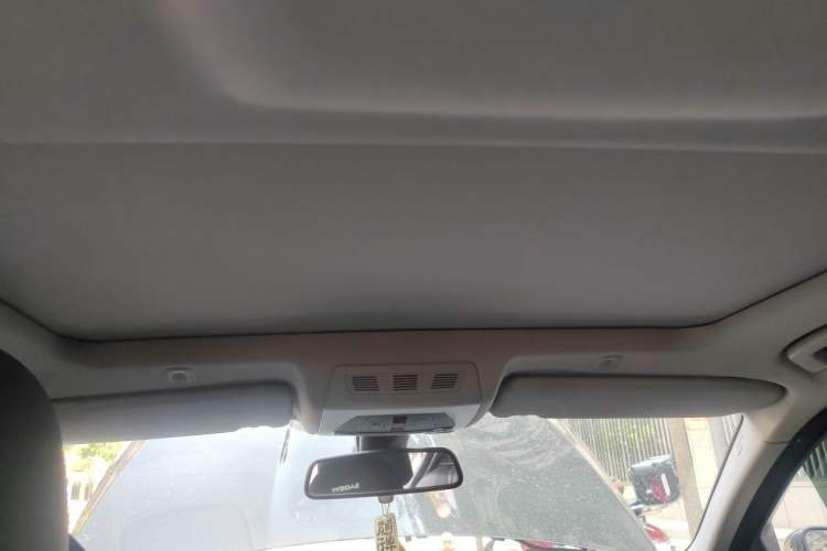 Used BMW 5 Series 2014 530Li Leading Model Headliner